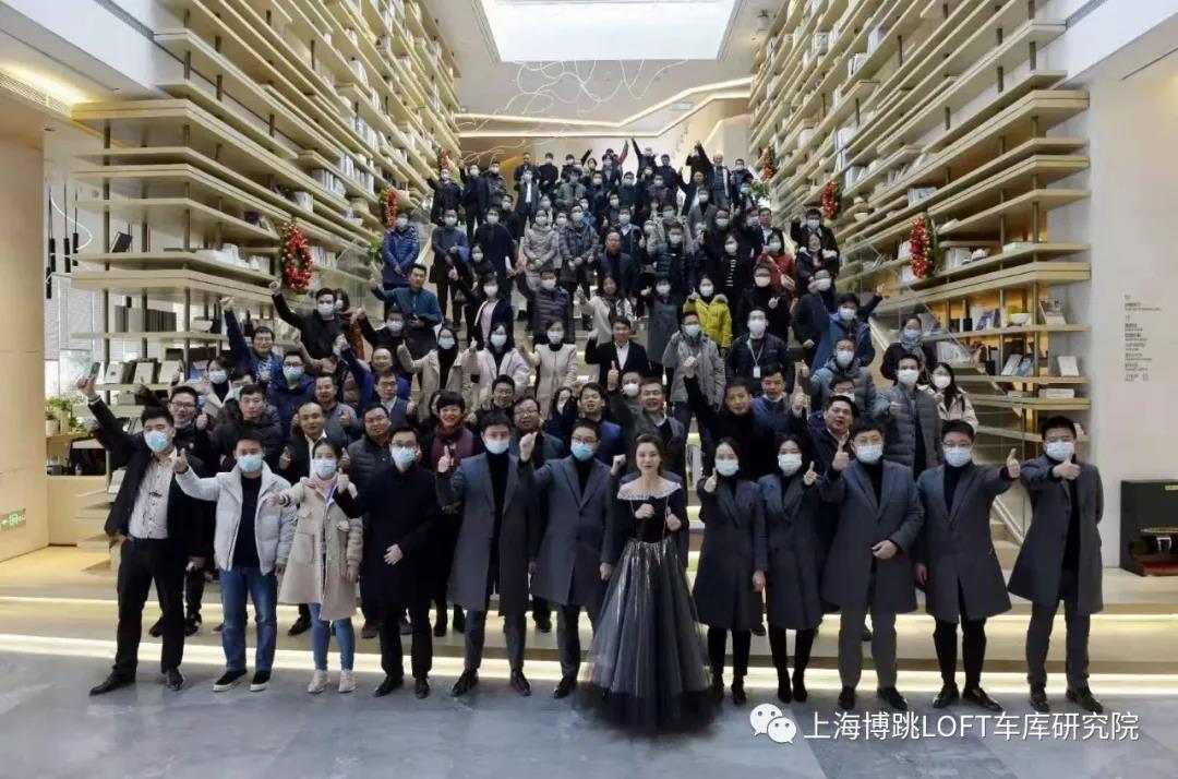 哈尔滨全国一百多人在华侨城汉口道6号参观研讨LOFT专利车库技术！